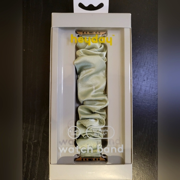 heyday Accessories - 🌸 5/$15 Heyday Light green satin apple watch band